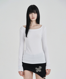 ILLIO（イリオ）の「White My one scoop neck longsleeve（Tシャツ/カットソー）」