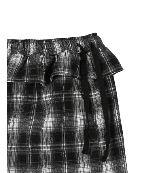 TUOMIO（トゥオミオ）の「FRILL LAYERED CHECK PANTS [BLACK]（その他パンツ・レディース・その他・1/2）」の4枚目の写真