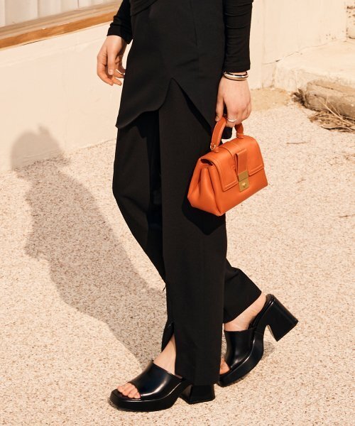 SILN(シルン)の「Zip slit slim boots cut trouser pants (BLACK)(スラックス・レディース・その他・MEDIUM/SMALL)」の3枚目の写真