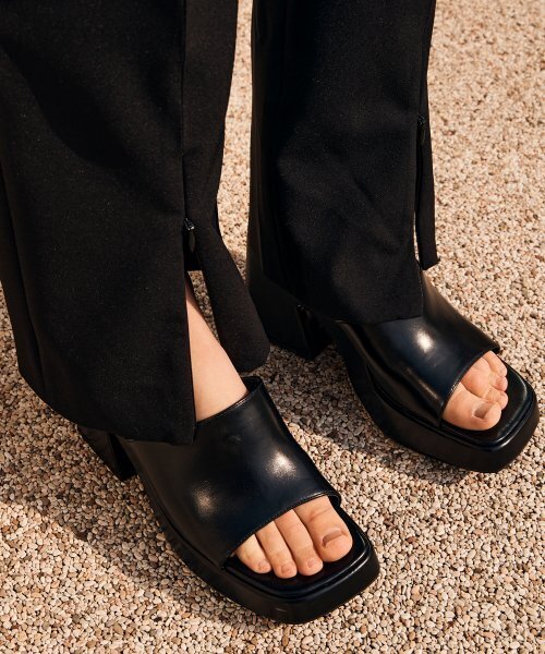SILN(シルン)の「Zip slit slim boots cut trouser pants (BLACK)(スラックス・レディース・その他・MEDIUM/SMALL)」の4枚目の写真