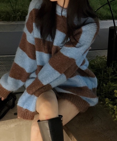 LYEON(リヨン)の「オーバーサイズボーダーニット(ニット/セーター・レディース・ブラック/ブルー/チャコールグレー・FREE)」の6枚目の写真
