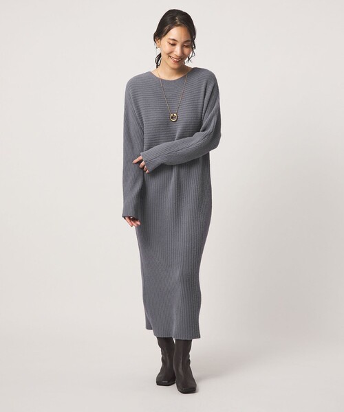 A DAY IN THE LIFE UNITED ARROWS(アデイインザライフユナイテッドアローズ)の「フェザー リブ ドルマン ボートネックワンピース <A DAY IN THE LIFE>(ワンピース・レディース・ベージュ/ダークグレー/オフホワイト・FREE)」の4枚目の写真