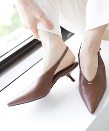 カーブヒールひとさじゴールドバックストラップパンプス