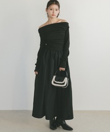 タックドレープオフショルダーワンピース