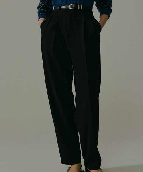 CINOH（チノ）の「WOOL TWO TUCK PANTS（その他パンツ・レディース・ベージュ/ブラック/ブルー・36/38）」の8枚目の写真