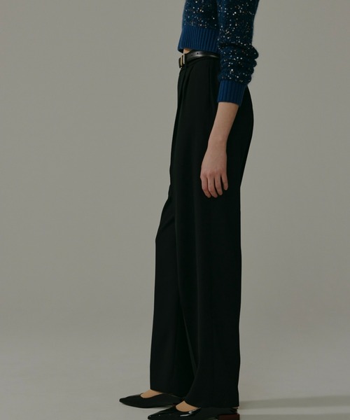 CINOH（チノ）の「WOOL TWO TUCK PANTS（その他パンツ・レディース・ベージュ/ブラック/ブルー・36/38）」の9枚目の写真