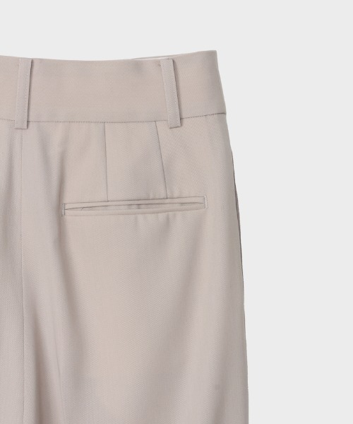 CINOH（チノ）の「WOOL TWO TUCK PANTS（その他パンツ・レディース・ベージュ/ブラック/ブルー・36/38）」の13枚目の写真
