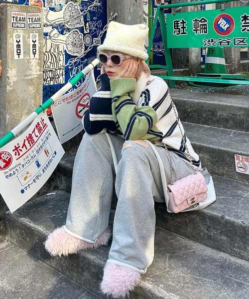 Alley Tokyo(アリートーキョー)の「BIGラガーニット(ニット/セーター・レディース・ホワイト系/ブルー/ピンク・FREE)」の9枚目の写真