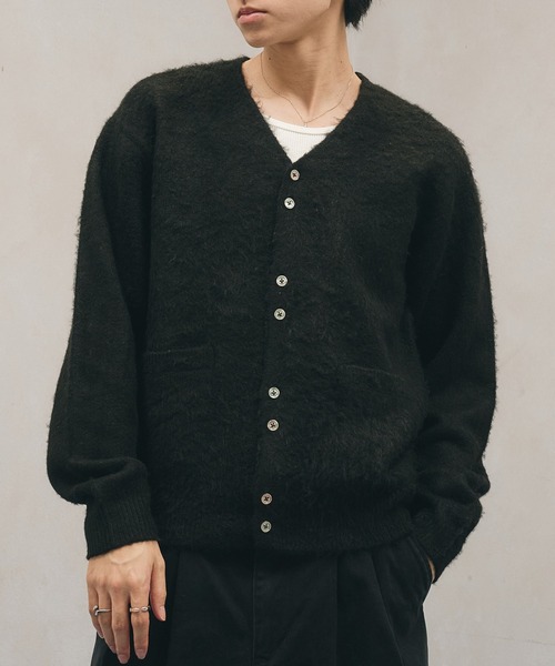 Adoon plain(アドーンプレーン)の「Multi-Button Shaggy Knit Cardigan / マルチボタンシャギーニットカーディガン(カーディガン/ボレロ・メンズ・ライトグリーン/ダークブラウン/ブラック・LARGE/MEDIUM)」の2枚目の写真