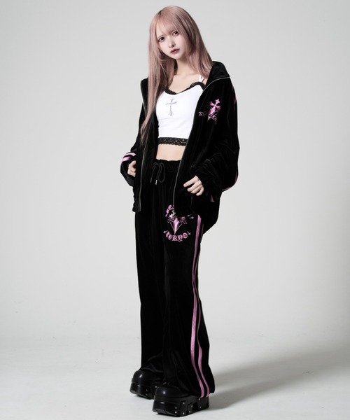 REFLEM【レフレム】クロス刺繍ベロアトラックジャケット　pink×black REFLEM（レフレム） ジャージ 「REFLEM/レフレム」クロス刺繍ベロア