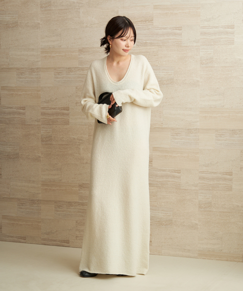 plage（プラージュ）の「Uneck flare knit ワンピース（ワンピース・レディース・ホワイト/ブラック・36/38）」の5枚目の写真