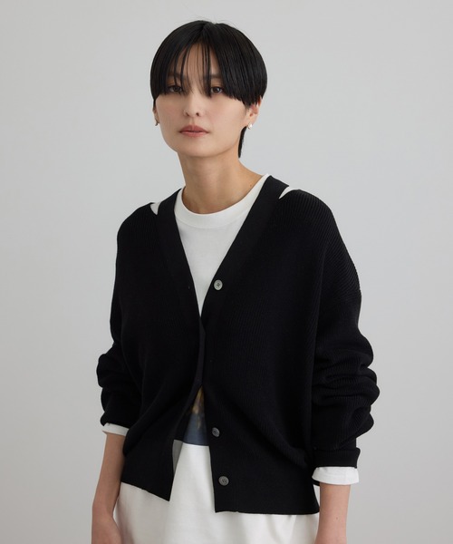 SALON adam et rope'（サロン アダム エ ロペ）の「【WEB・一部店舗限定】コットンシルクネックスリットVネックカーディガン（カーディガン/ボレロ・レディース・ブラウン/オフホワイト/グレー/ブラック・FREE）」の5枚目の写真