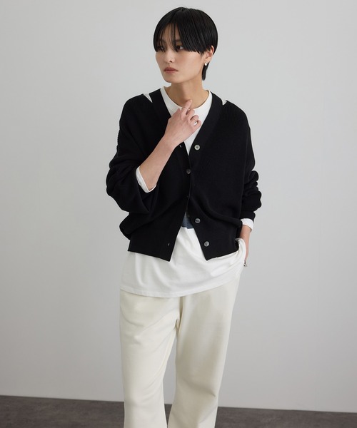 SALON adam et rope'（サロン アダム エ ロペ）の「【WEB・一部店舗限定】コットンシルクネックスリットVネックカーディガン（カーディガン/ボレロ・レディース・ブラウン/オフホワイト/グレー/ブラック・FREE）」の12枚目の写真