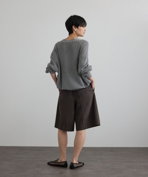 SALON adam et rope'（サロン アダム エ ロペ）の「【WEB・一部店舗限定】コットンシルクネックスリットVネックカーディガン（カーディガン/ボレロ・レディース・ブラウン/オフホワイト/グレー/ブラック・FREE）」の15枚目の写真