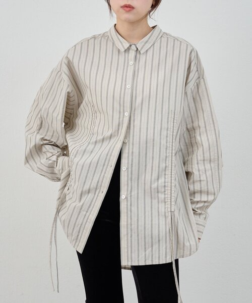 SHENERY（シーナリー）の「ストライプギャザーブラウス（シャツ/ブラウス・レディース・ベージュ/ブルー・FREE）」の2枚目の写真