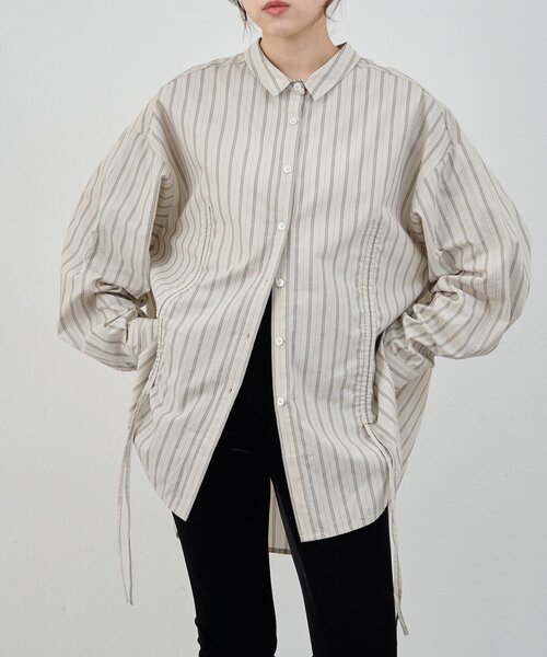 SHENERY（シーナリー）の「ストライプギャザーブラウス（シャツ/ブラウス・レディース・ベージュ/ブルー・FREE）」の7枚目の写真