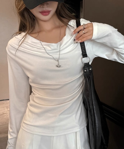 LADY LIKE(レディライク)の「【春夏新作】胸元ドレープ入り長袖カットトップス(Tシャツ/カットソー・レディース・ダークグレー/モカ/ホワイト/グレー/ブラック・M)」の11枚目の写真