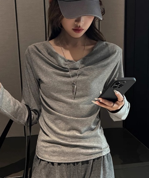 LADY LIKE(レディライク)の「【春夏新作】胸元ドレープ入り長袖カットトップス(Tシャツ/カットソー・レディース・ダークグレー/モカ/ホワイト/グレー/ブラック・M)」の8枚目の写真