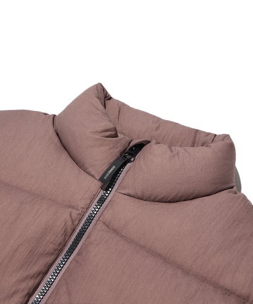 BROWNBREATH(ブラウンブレス)の「TAG SHORT DOWN PUFFER - BURGUNDY(ダウンジャケット/コート・レディース・その他・M/L/S/XL)」の3枚目の写真