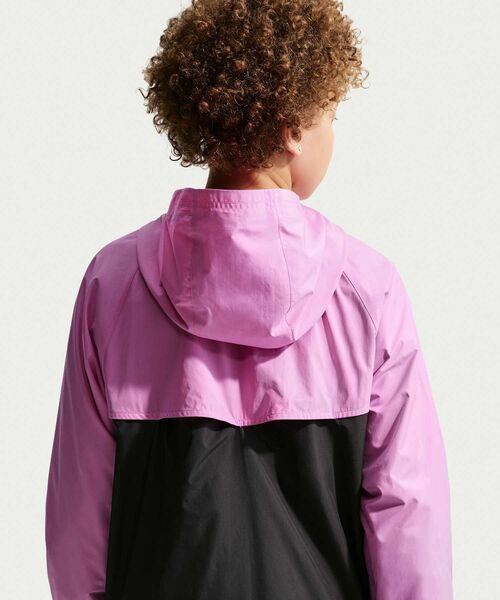 NIKE（ナイキ）の「ナイキ スポーツウェア ウィンドランナー ジュニア フーデッド レペル ジャケット / Nike Sportswear Windrunner Big Kids' Hooded Repel Jacket IF2821-503 Light Magenta（ブルゾン・キッズ・パープル系その他2・140/150/130/160）」の11枚目の写真