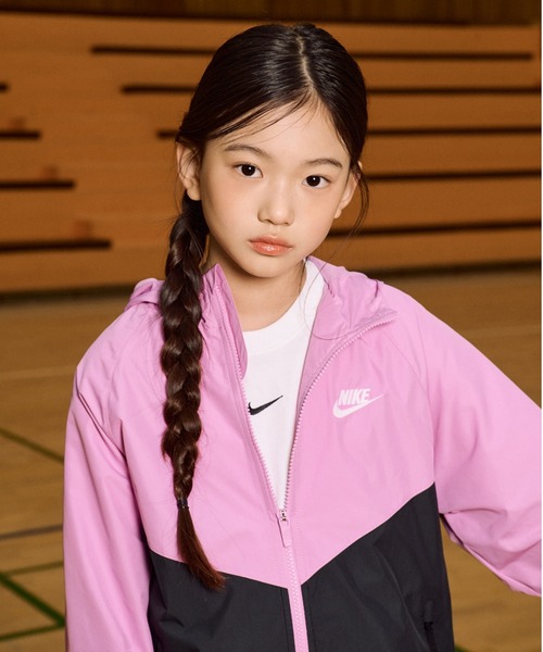 NIKE（ナイキ）の「ナイキ スポーツウェア ウィンドランナー ジュニア フーデッド レペル ジャケット / Nike Sportswear Windrunner Big Kids' Hooded Repel Jacket IF2821-503 Light Magenta（ブルゾン・キッズ・パープル系その他2・140/150/130/160）」の3枚目の写真
