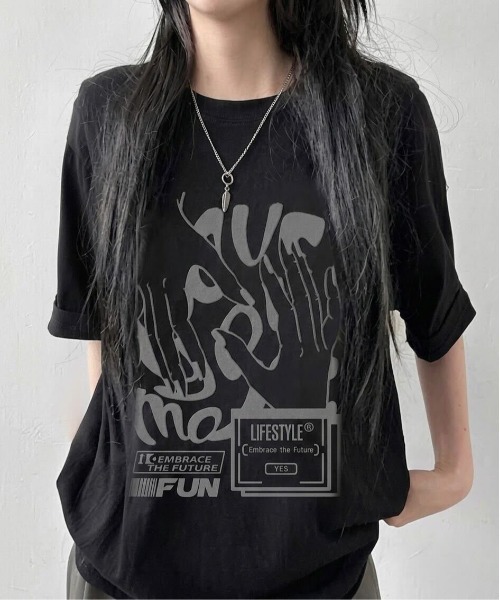 SHEPP（シープ）の「【26年春夏新作・6色展開】レトログラフィックハーフスリーブプリントロンT（Tシャツ/カットソー・レディース・ブラック/ライトグレー/グリーン/ホワイト/ダークグリーン/ネイビー・L/XL）」の3枚目の写真