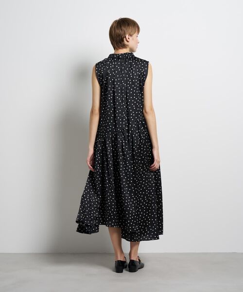 LANVIN en Bleu（ランバンオンブルー）の「Marina dot / Marina Heart ワンピース（ワンピース・レディース・ライトカーキ/ネイビー・38/36）」の5枚目の写真