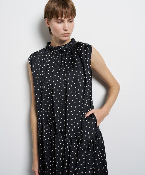 LANVIN en Bleu（ランバンオンブルー）の「Marina dot / Marina Heart ワンピース（ワンピース・レディース・ライトカーキ/ネイビー・38/36）」の6枚目の写真