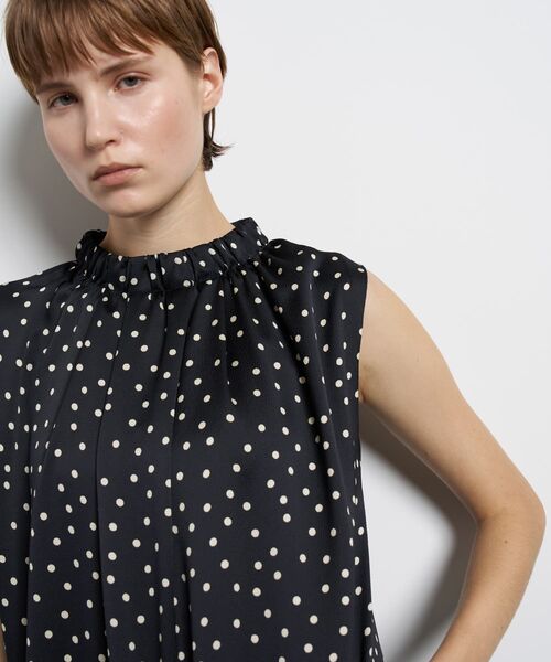 LANVIN en Bleu（ランバンオンブルー）の「Marina dot / Marina Heart ワンピース（ワンピース・レディース・ライトカーキ/ネイビー・38/36）」の7枚目の写真