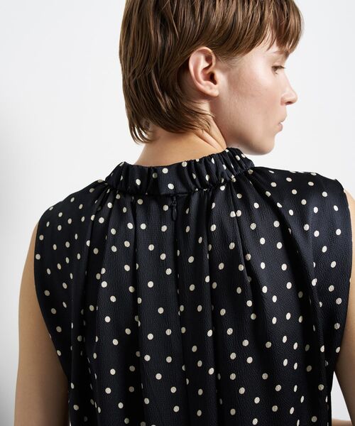 LANVIN en Bleu（ランバンオンブルー）の「Marina dot / Marina Heart ワンピース（ワンピース・レディース・ライトカーキ/ネイビー・38/36）」の8枚目の写真