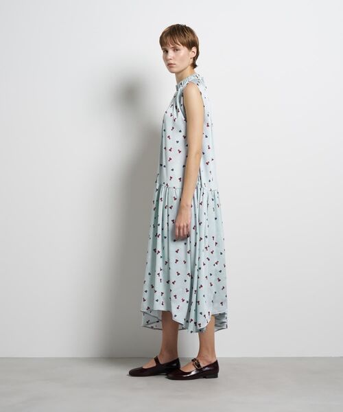 LANVIN en Bleu（ランバンオンブルー）の「Marina dot / Marina Heart ワンピース（ワンピース・レディース・ライトカーキ/ネイビー・38/36）」の2枚目の写真