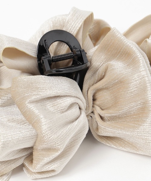 niko and...(ニコアンド)の「ボリュームフリルバンスクリップ(バレッタ/ヘアクリップ・レディース・ブラック/ホワイト・0)」の7枚目の写真