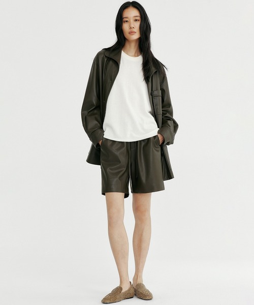 Bie(ビエ)の「シンセティックレザーショートパンツ(その他パンツ・レディース・グリーン・M/S/L)」の9枚目の写真