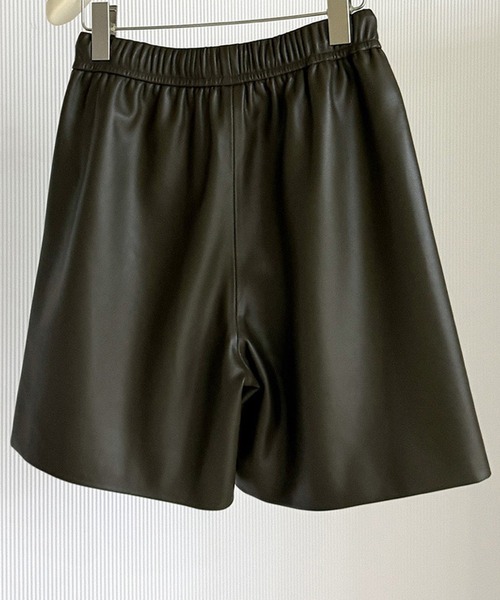 Bie(ビエ)の「シンセティックレザーショートパンツ(その他パンツ・レディース・グリーン・M/S/L)」の14枚目の写真