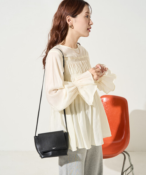 FREAK'S STORE（フリークスストア）の「限定展開　シアー ギャザー フリル袖 ロングスリーブ ブラウス（シャツ/ブラウス・レディース・ナチュラル/ブラック/ブルーグレー/ライトグリーン・ﾌﾘ-）」の6枚目の写真