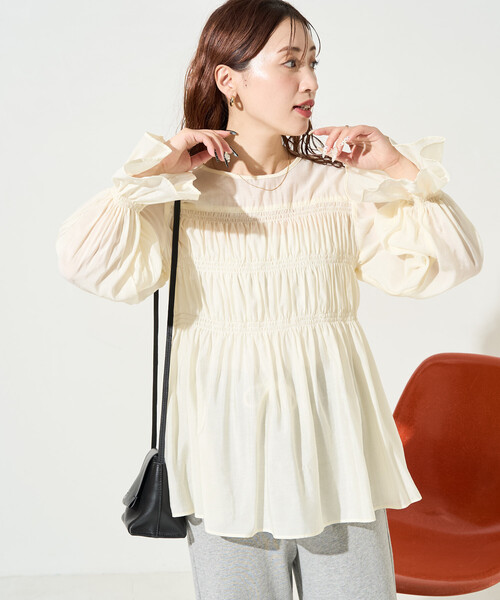 FREAK'S STORE（フリークスストア）の「限定展開　シアー ギャザー フリル袖 ロングスリーブ ブラウス（シャツ/ブラウス・レディース・ナチュラル/ブラック/ブルーグレー/ライトグリーン・ﾌﾘ-）」の11枚目の写真