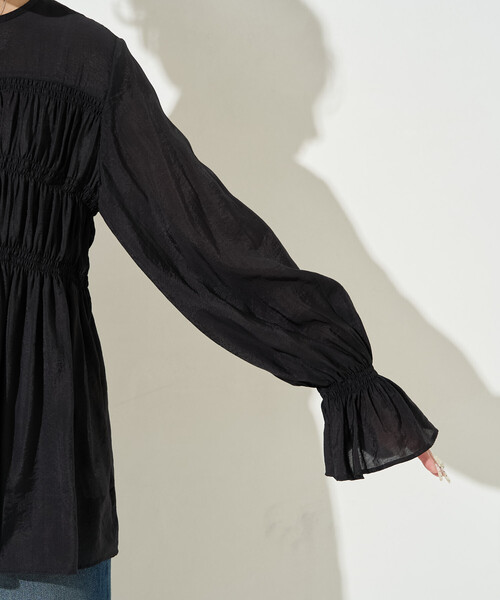 FREAK'S STORE（フリークスストア）の「限定展開　シアー ギャザー フリル袖 ロングスリーブ ブラウス（シャツ/ブラウス・レディース・ナチュラル/ブラック/ブルーグレー/ライトグリーン・ﾌﾘ-）」の5枚目の写真