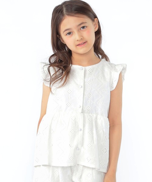 SHIPS(シップス)の「SHIPS KIDS:100~130cm / レース エンブロイダリー ペプラム ブラウス(シャツ/ブラウス・キッズ・ライトブルー/ホワイト・100/110/120/130)」の4枚目の写真