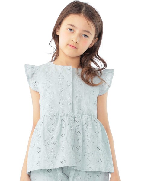 SHIPS(シップス)の「SHIPS KIDS:100~130cm / レース エンブロイダリー ペプラム ブラウス(シャツ/ブラウス・キッズ・ライトブルー/ホワイト・100/110/120/130)」の19枚目の写真