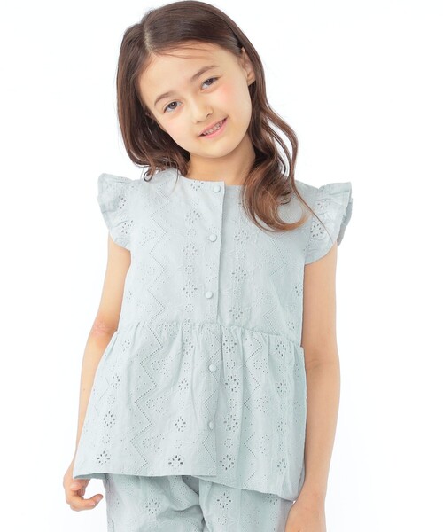 SHIPS(シップス)の「SHIPS KIDS:100~130cm / レース エンブロイダリー ペプラム ブラウス(シャツ/ブラウス・キッズ・ライトブルー/ホワイト・100/110/120/130)」の18枚目の写真