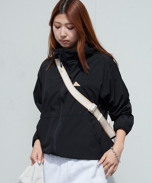 KELTY(ケルティ)の「KELTY/ケルティ コンフォート ロゴ刺繍 パーカーラッシュガード 2026年春夏(パーカー・レディース・ブラック/チャコール/ブルー/ベージュ・M/L/XL)」の2枚目の写真