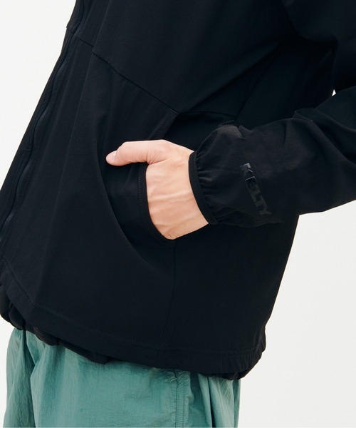 KELTY(ケルティ)の「KELTY/ケルティ コンフォート ロゴ刺繍 パーカーラッシュガード 2026年春夏(パーカー・レディース・ブラック/チャコール/ブルー/ベージュ・M/L/XL)」の8枚目の写真