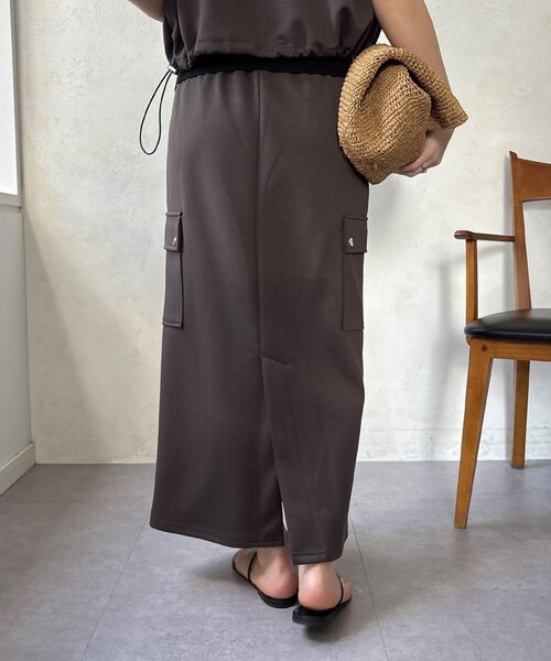 DouDou(ドゥドゥ)の「【WEB限定】ショートベスト×カーゴスカートセット(セットアップ・レディース・チャコールグレー/アイボリー/グレイッシュベージュ・FREE)」の20枚目の写真