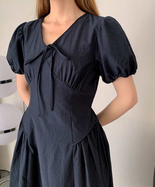 VASCARA(バスカラ)の「Shirring Puff Ribbon Long Dress (3colors)(ワンピース・レディース・スカイブルー/ホワイト・FREE)」の5枚目の写真
