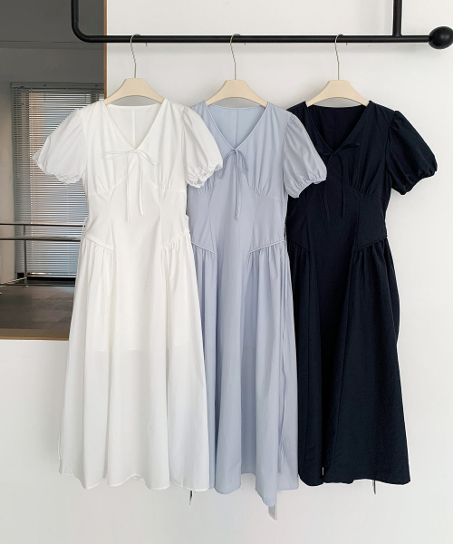 VASCARA(バスカラ)の「Shirring Puff Ribbon Long Dress (3colors)(ワンピース・レディース・スカイブルー/ホワイト・FREE)」の6枚目の写真