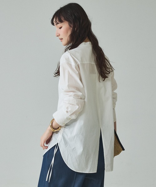 qualite（カリテ）の「ウエストドロストシャツ/春服/夏服/オフィスカジュアル（シャツ/ブラウス・レディース・スモークピンク/オフホワイト/ストライプ・フリー）」の2枚目の写真