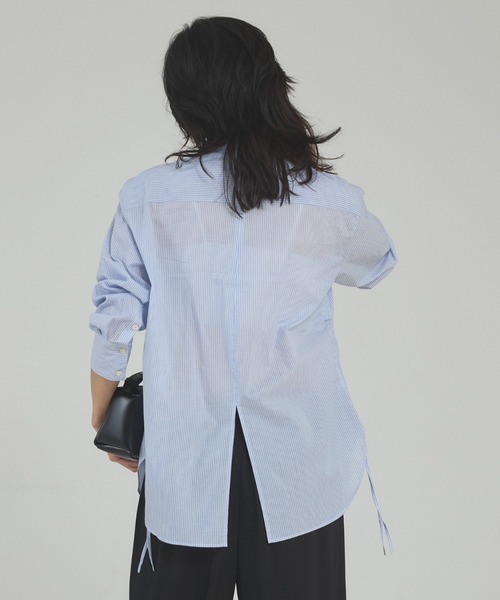 qualite（カリテ）の「ウエストドロストシャツ/春服/夏服/オフィスカジュアル（シャツ/ブラウス・レディース・スモークピンク/オフホワイト/ストライプ・フリー）」の18枚目の写真