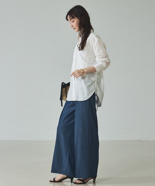 qualite（カリテ）の「ウエストドロストシャツ/春服/夏服/オフィスカジュアル（シャツ/ブラウス・レディース・スモークピンク/オフホワイト/ストライプ・フリー）」の21枚目の写真