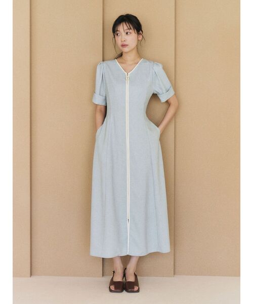 LAGUNAMOON(ラグナムーン)の「フロントジップVネックフレアワンピース(ワンピース・レディース・ライトブルー/ブラック/アイボリー・MEDIUM/SMALL)」の4枚目の写真