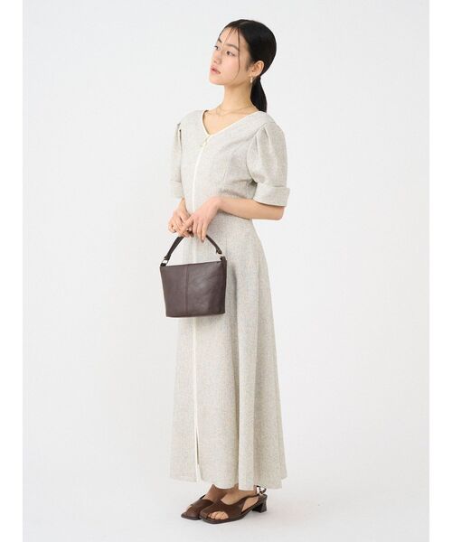 LAGUNAMOON(ラグナムーン)の「フロントジップVネックフレアワンピース(ワンピース・レディース・ライトブルー/ブラック/アイボリー・MEDIUM/SMALL)」の8枚目の写真